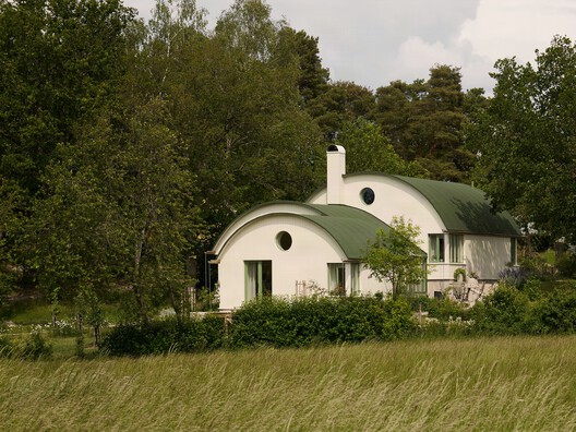 Villa Färingsö - Artist's House / Strombro Building Workshop