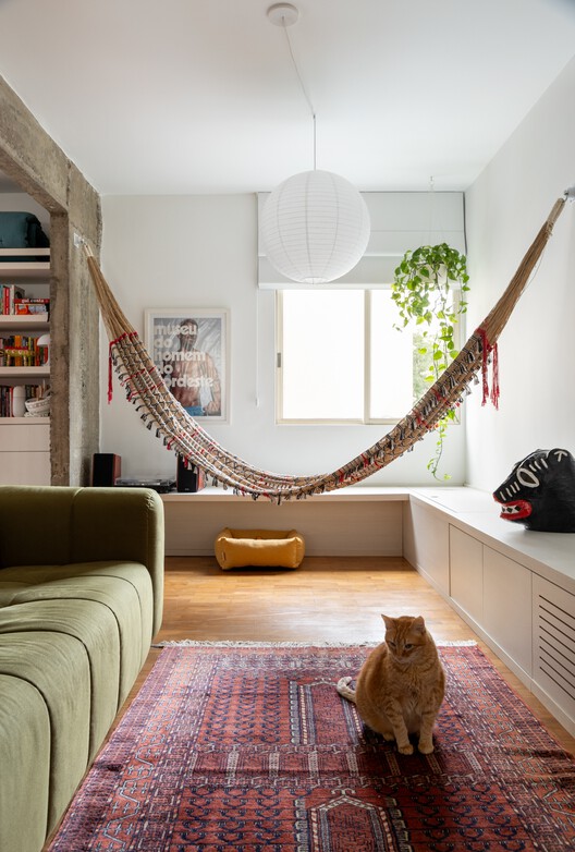 Ric Apartment / Less Estúdio - Interior Photography, Living Room, Wood, Lighting