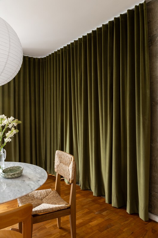 Ric Apartment / Less Estúdio - Interior Photography, Wood, Lighting