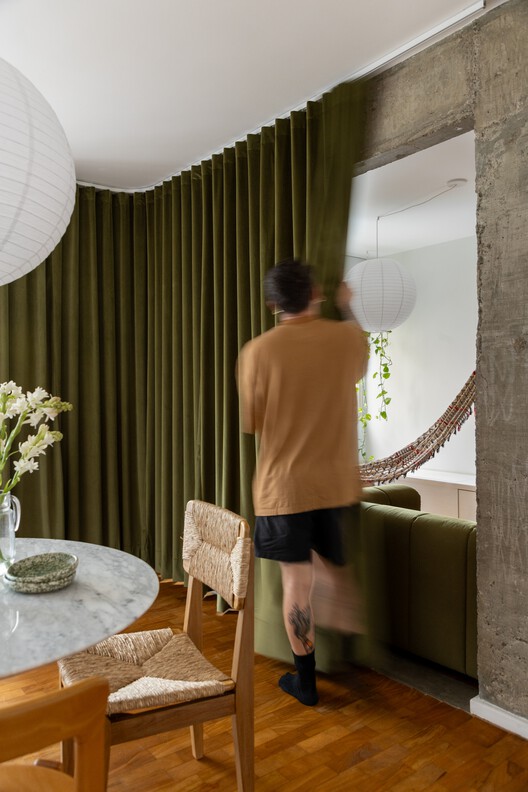 Ric Apartment / Less Estúdio - Interior Photography, Wood, Lighting