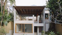 Lee House / Candalepas Associates