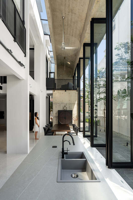 Interface House / Core Design Workshop - Interior Photography, Courtyard