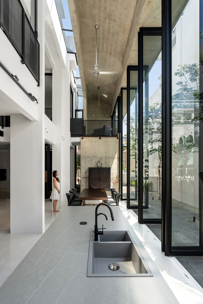 Gallery of Interface House / Core Design Workshop - 6