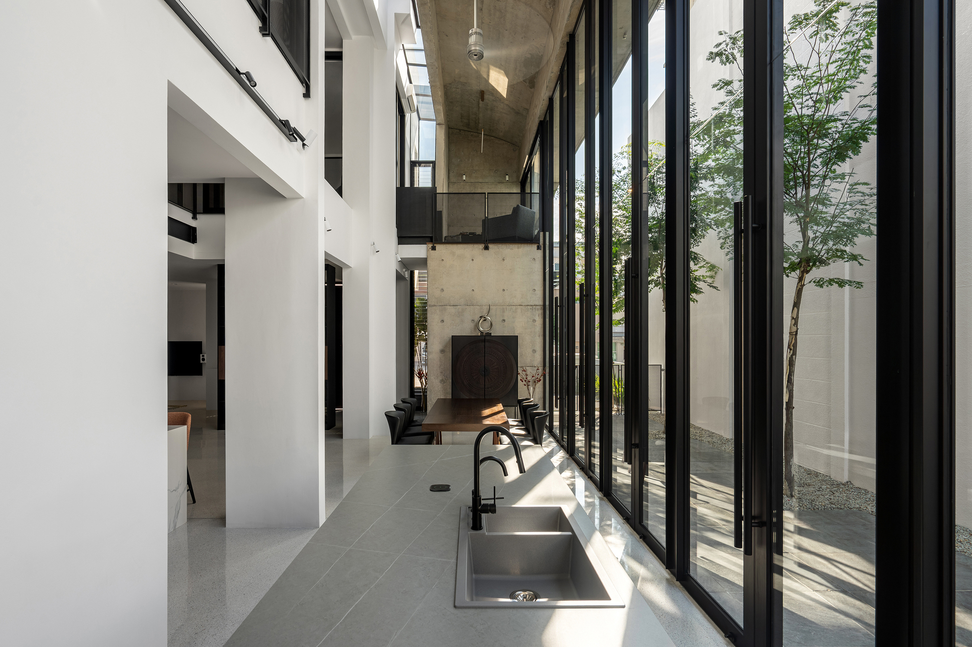 Gallery of Interface House / Core Design Workshop - 5