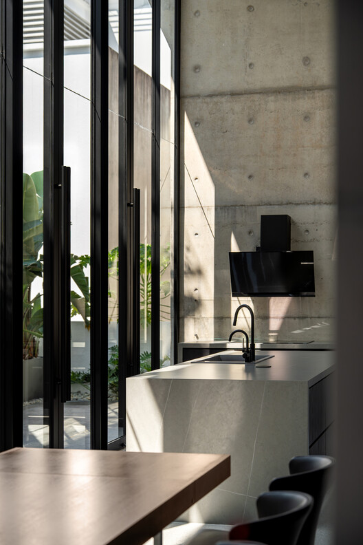 Interface House / Core Design Workshop - Image 13 of 24