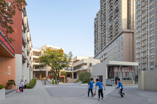 Hongling Middle School Shixia Campus / Tumushi Architects - Exterior Photography, Facade, Concrete