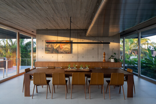Casa VB / Sommet - Fotografia de Interiores, Sala de Jantar, Madeira, Mesa, Cadeira, Vidro
