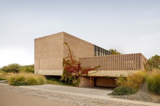 Capuchinas House / LABarq - Exterior Photography