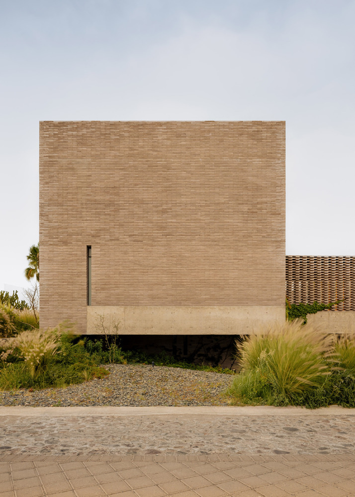 Gallery of Capuchinas House / LABarq - 9