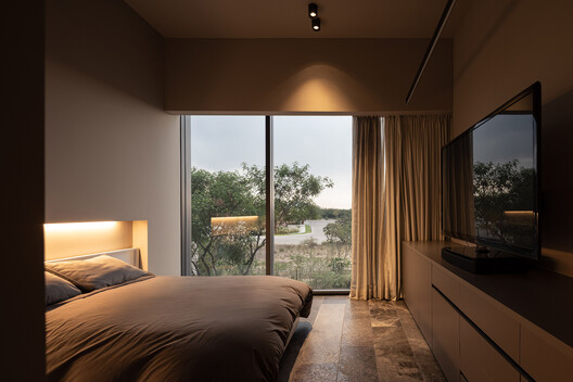 Capuchinas House / LABarq - Interior Photography, Bedroom, Bed, Lighting