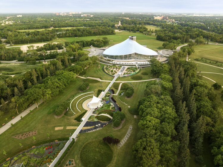 The Leaf at Assiniboine Park / KPMB Architects + Architecture49 - Image 2 of 12