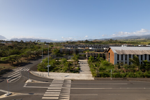 Health Sciences Faculty – University of La Réunion  / TT Architecture - Exterior Photography