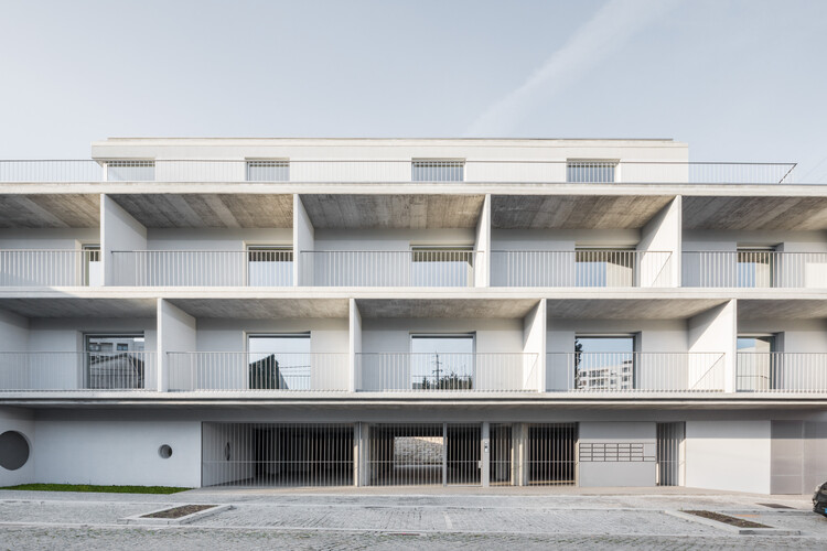 Edifício Habitacional na Circunvalação / Caiano Morgado Arquitectos Associados - Mais Imagens