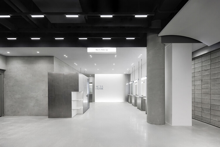 SEOUL FRAME by HE:ARTS / RVMN - More Images