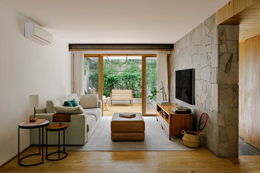 RAL House / kikacamasmie+arq RAL House / kikacamasmie+arq - Interior Photography, Living Room, Wood, Sofa, Table, Chair