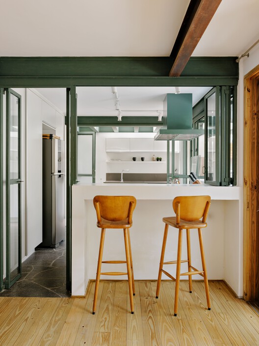 RAL House / kikacamasmie+arq RAL House / kikacamasmie+arq - Interior Photography, Wood, Lighting, Chair, Table, Countertop, Kitchen, Door