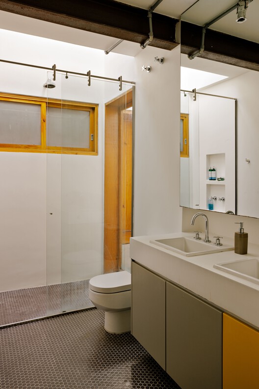 RAL House / kikacamasmie+arq RAL House / kikacamasmie+arq - Interior Photography, Bathroom, Sink, Lighting, Countertop, Glass