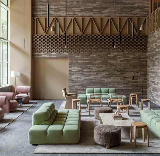 Kaye Residences / Grzywinski+Pons - Interior Photography, Living Room, Wood, Chair