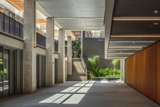 Edifício Capote 210 / Andrade Morettin Arquitetos Associados - Fotografia de Interiores, Concreto, Pilar
