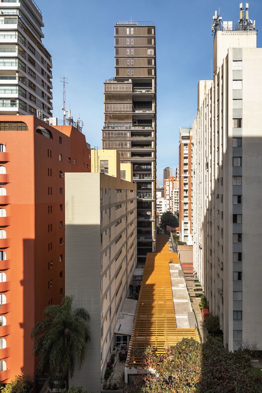 Edifício Capote 210 / Andrade Morettin Arquitetos Associados - Fotografia de Exterior, Fachada, Urbano