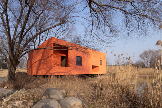 Red Bridge Cabin / Wiki World + Advanced Architecture Lab - Exterior Photography