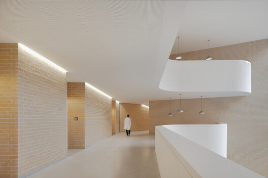 Georg Kerschensteiner Vocational School - Image 3 of 17