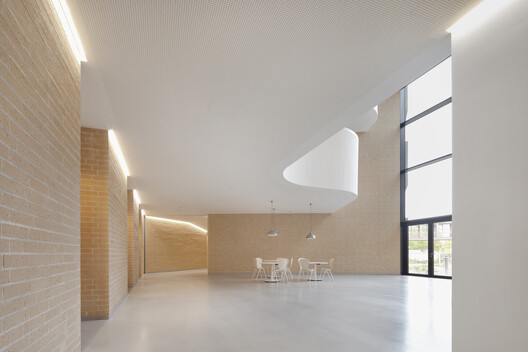 Georg Kerschensteiner Vocational School - Interior Photography