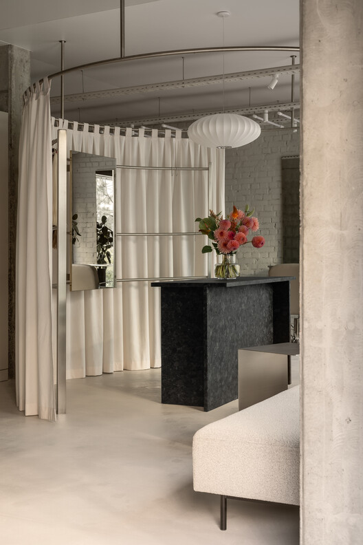 The Extension Atelier / MAVA design - Interior Photography, Lighting, Chair, Glass