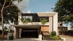 Casa Meyra / Di Frenna Arquitectos