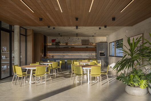 Lakeside Farms Coqueiros Beach / Estúdio Vinicius Macêdo + Novais Arquitetura - Interior Photography, Kitchen, Wood, Chair, Table