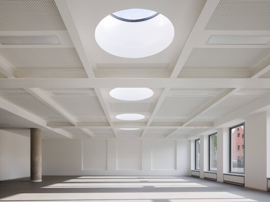 Extension of a Primary School - New School Pavilion and Multipurpose Hall / Bakyta architekti - Interior Photography