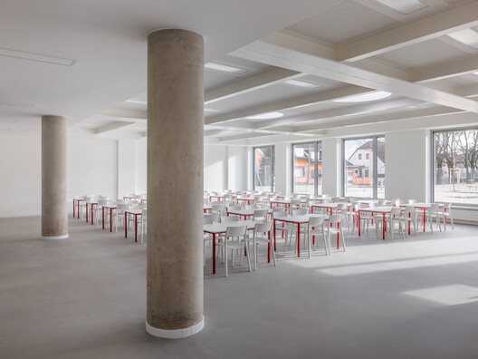 Extension of a Primary School - New School Pavilion and Multipurpose Hall / Bakyta architekti - Interior Photography, Column, Concrete