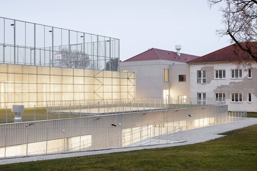Extension of a Primary School - New School Pavilion and Multipurpose Hall / Bakyta architekti - Exterior Photography