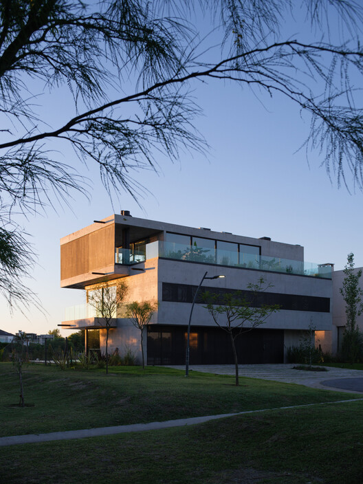 Ferraro House / Estudio Galera + Oficina Correa - Exterior Photography