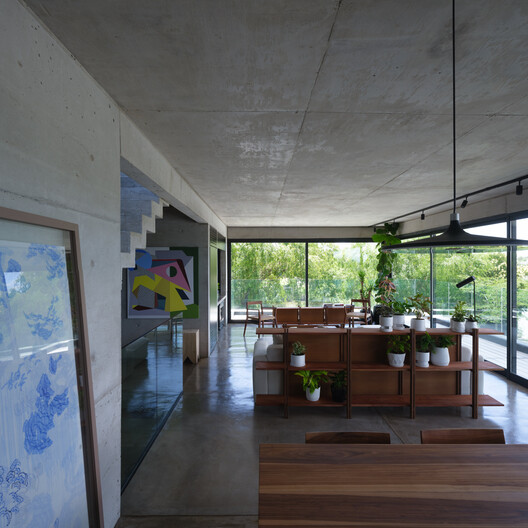 Ferraro House / Estudio Galera + Oficina Correa - Interior Photography, Wood, Table, Chair, Glass, Beam
