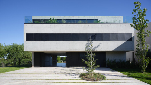 Ferraro House / Estudio Galera + Oficina Correa - Image 14 of 35