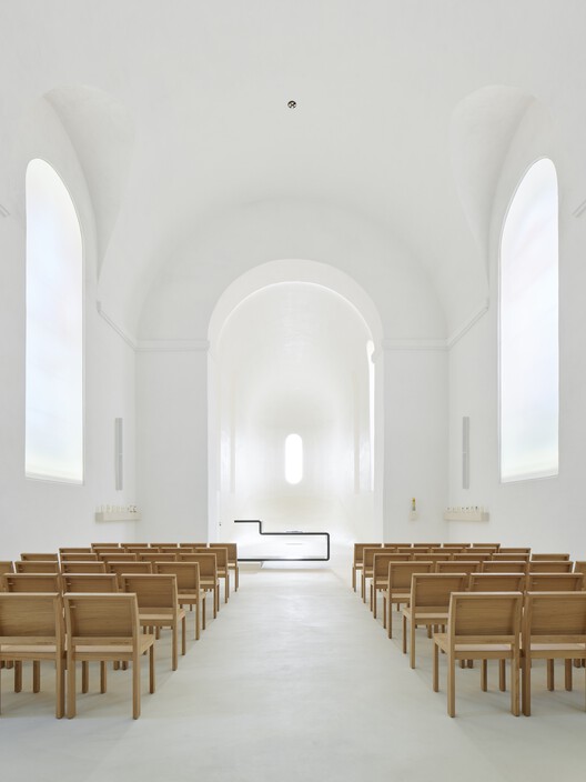 Into the Light - Christus Church / Brückner & Brückner Architekten - Interior Photography, Dining room, Arcade