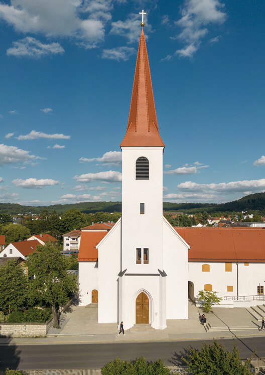 Into the Light - Christus Church / Brückner & Brückner Architekten - Image 6 of 21