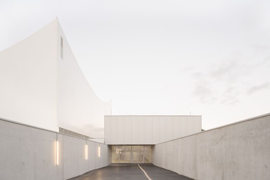 Josephine Baker Dance Hall / Onze04 Architecture - Image 8 of 41