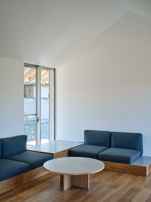 An Unfinished House / Kraft Architects An Unfinished House / Kraft Architects - Interior Photography, Living Room, Wood, Chair