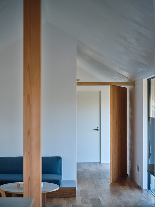 An Unfinished House / Kraft Architects An Unfinished House / Kraft Architects - Interior Photography, Wood, Lighting, Chair