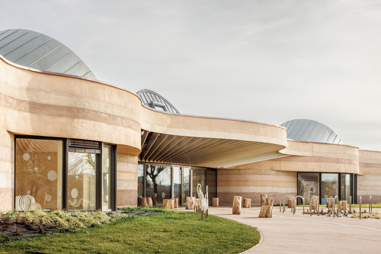 Intercommunal Daycare Center / Paul Le Quernec - Day Care