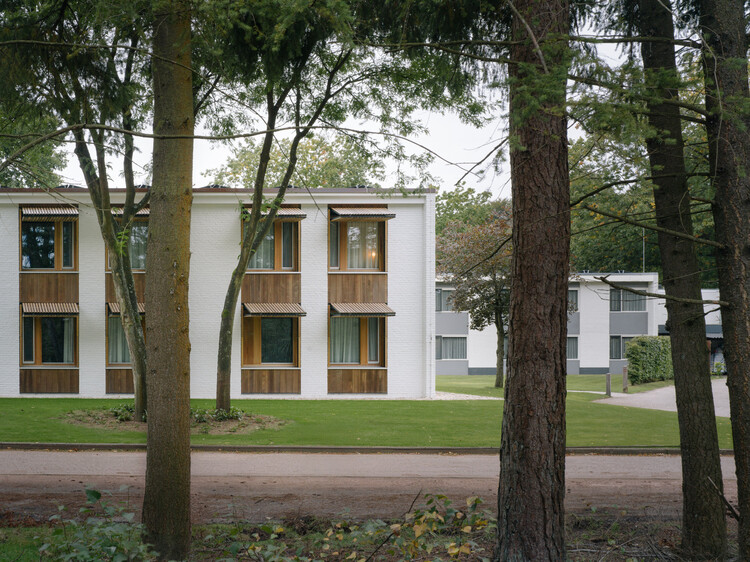 Mennorode Hotel and Conference Center - Phase I. / Namelok - Exterior Photography, Hospitality Architecture, Garden