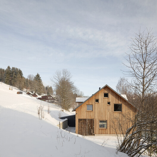 Cabin Above the Valley / System Recovery Architects - Exterior Photography, Wood