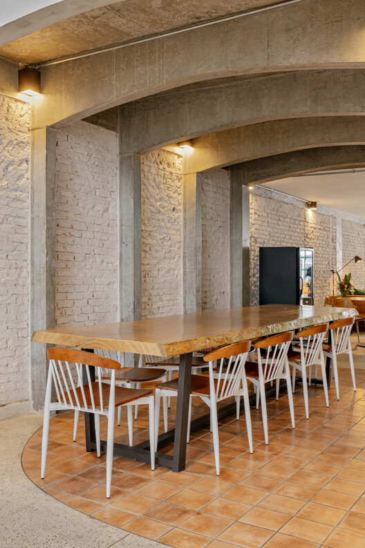 Salvi Café & Kitchen / Felipe Coimbra Salvi Café & Kitchen / Felipe Coimbra - Interior Photography, Dining room, Wood, Chair, Table