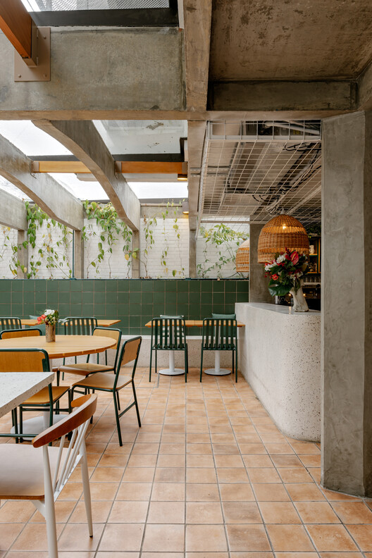 Salvi Café & Kitchen / Felipe Coimbra Salvi Café & Kitchen / Felipe Coimbra - Interior Photography, Dining room, Wood, Table, Chair