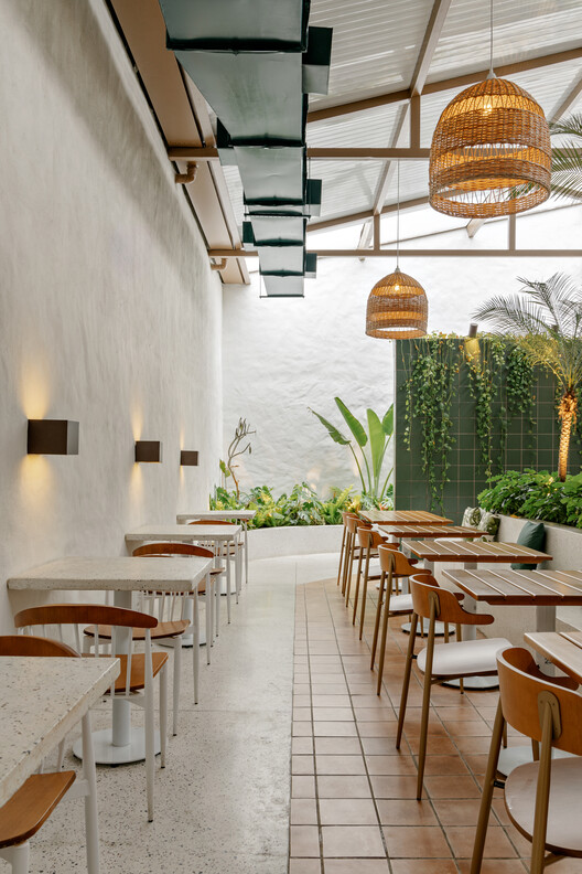 Salvi Café & Kitchen / Felipe Coimbra Salvi Café & Kitchen / Felipe Coimbra - Interior Photography, Dining room, Table, Chair