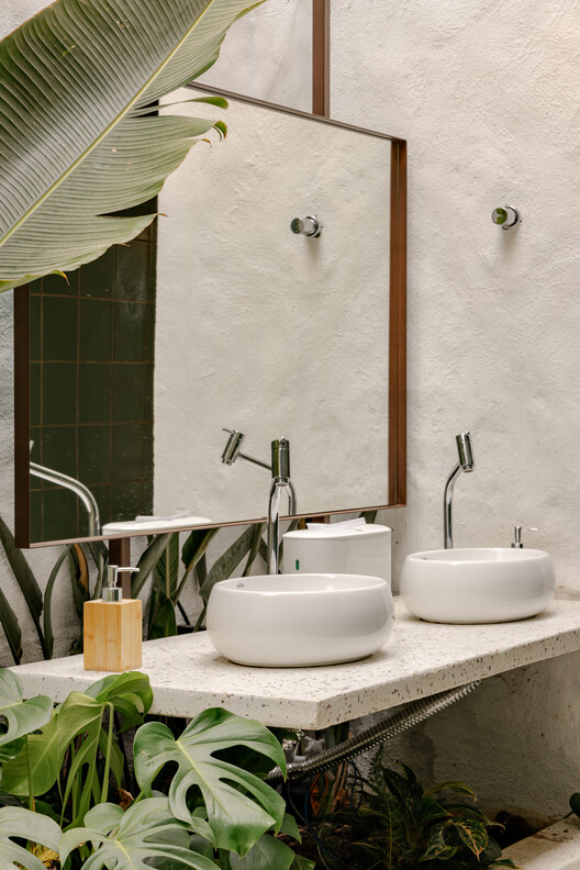 Salvi Café & Kitchen / Felipe Coimbra Salvi Café & Kitchen / Felipe Coimbra - Interior Photography, Bathroom, Lighting, Sink