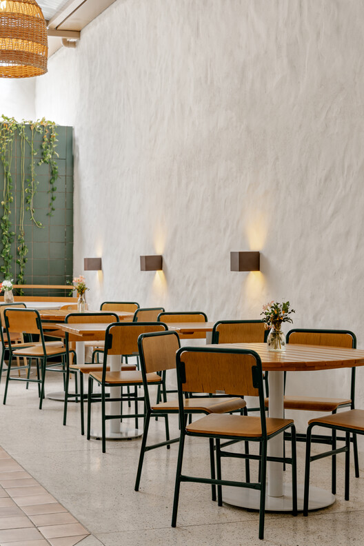 Salvi Café & Kitchen / Felipe Coimbra Salvi Café & Kitchen / Felipe Coimbra - Interior Photography, Dining room, Wood, Chair, Table