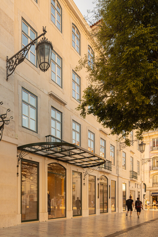 Zara Store at Rossio / Contacto Atlântico - Exterior Photography, Facade, Glass, Balcony